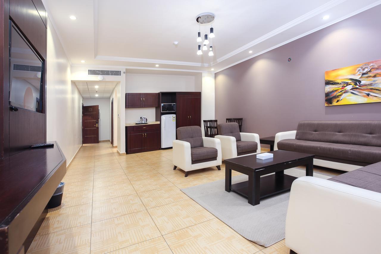 Sand Beach Suites *